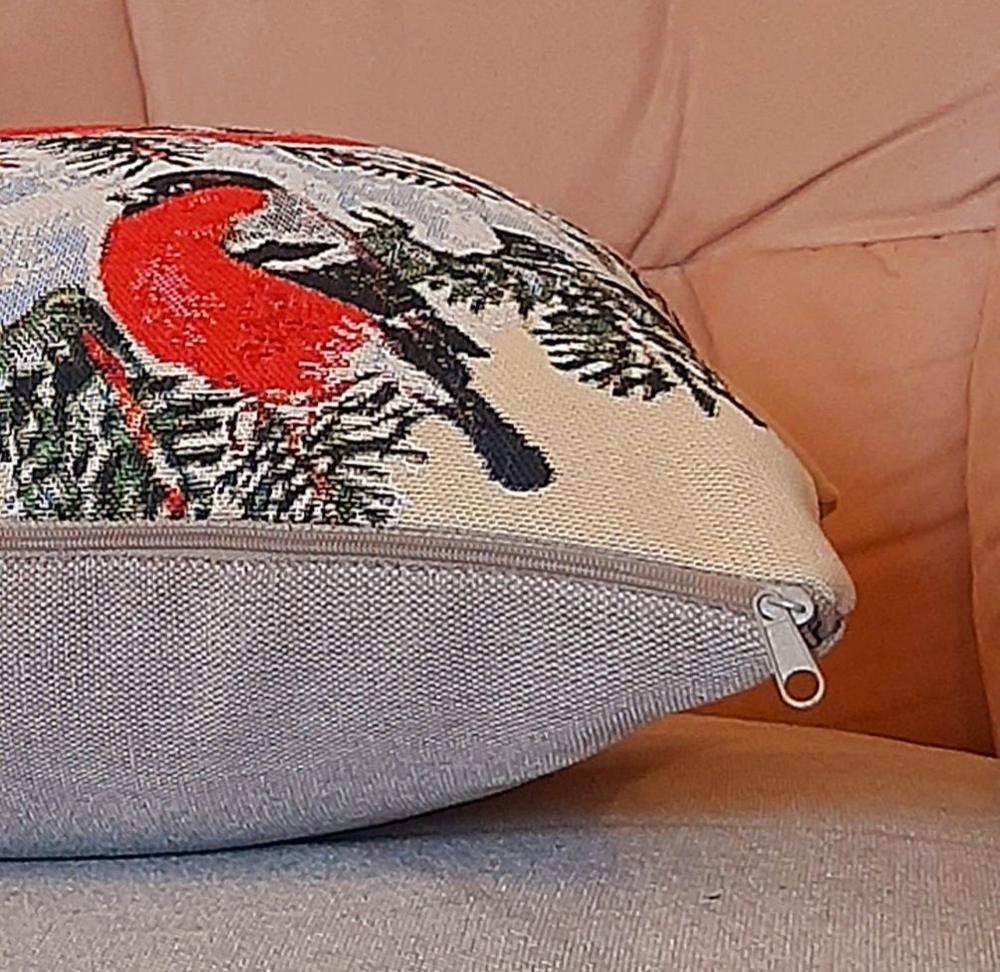 Декоративный гобеленовый чехол для интерьерной подушки Снегири 38*38