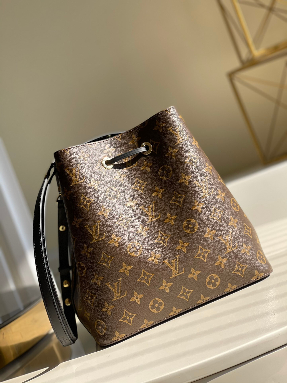 Louis Vuitton NeoNoe MM