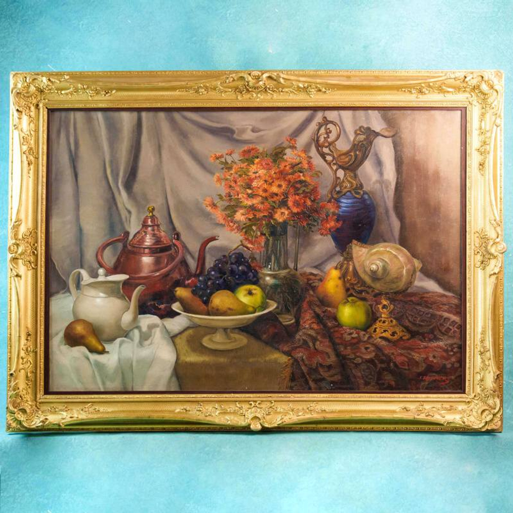 «Натюрморт с цветами, фруктами, антикварными вещами»