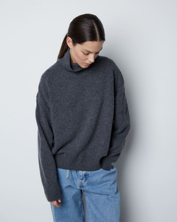 Свитер из смесового кашемира с высоким воротом темно-серый