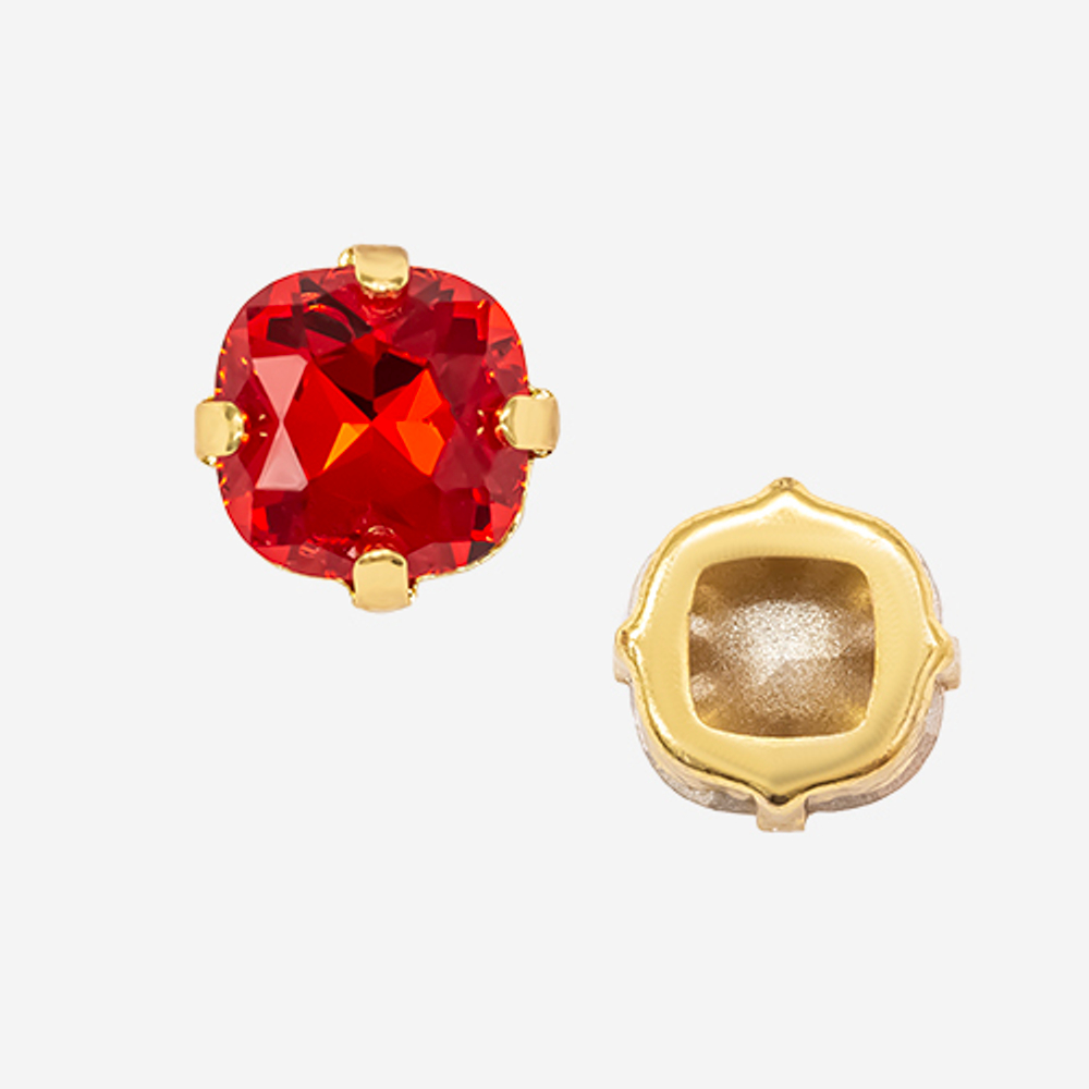 Кристалл Кушон (Сushion) в цапах, оттенок "Light Siam", 9,2мм, позолота