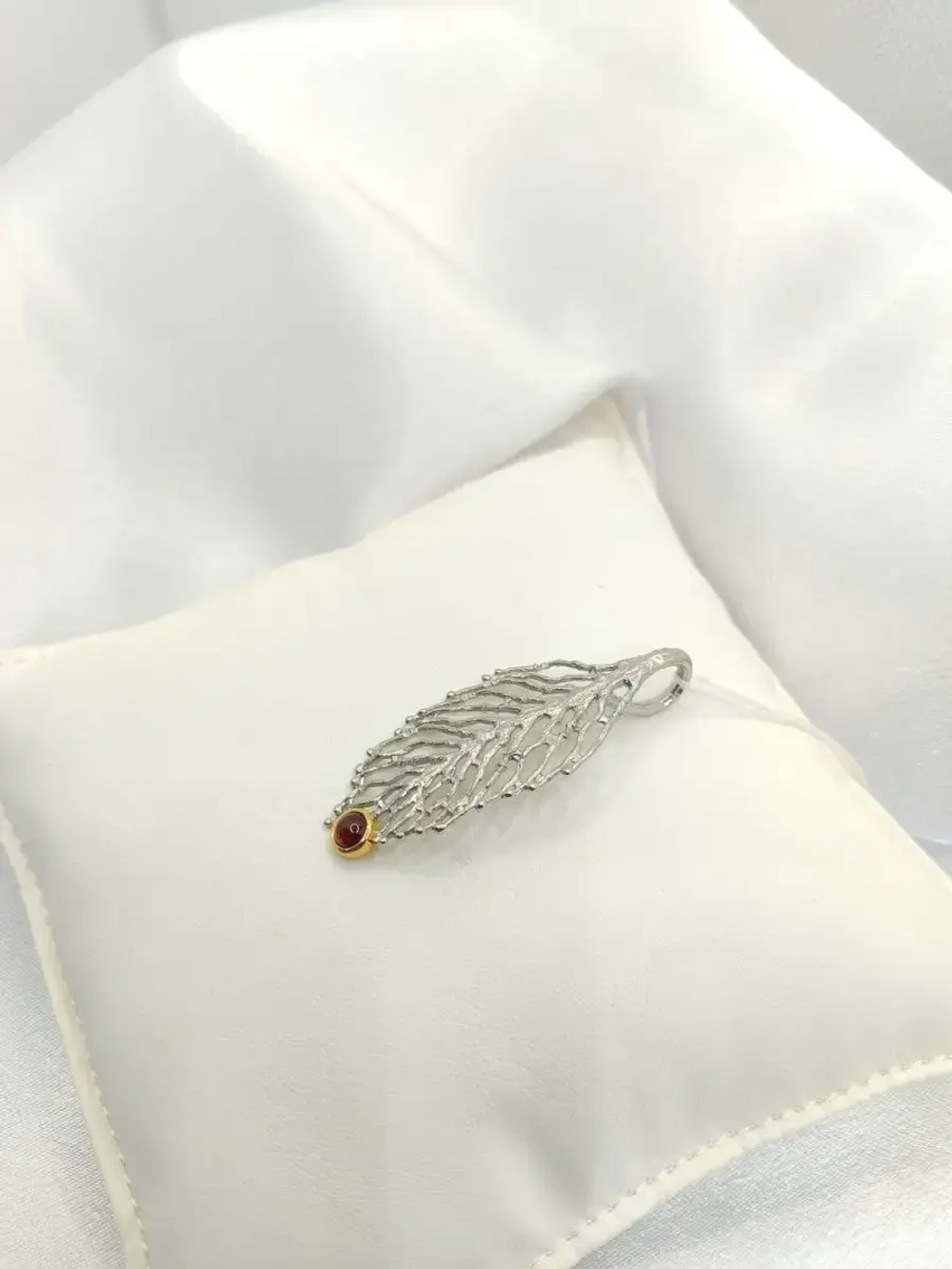 Ювелирное кольцо серебро 925 с натуральным гранатом