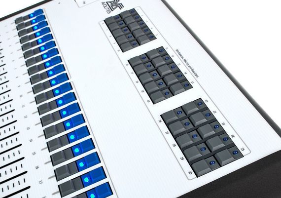 AVOLITES Titan Mobile Wing