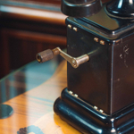 Антикварный телефон