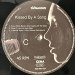 Сборник Dynaudio: Kissed By A Song (Германия 2014г.) 2х12", 45 RPM
