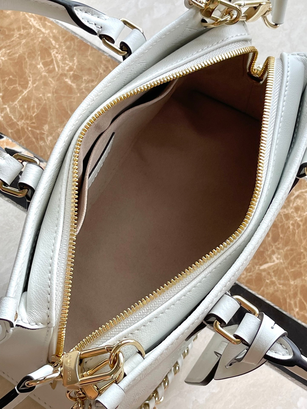 Louis Vuitton Onthego East West