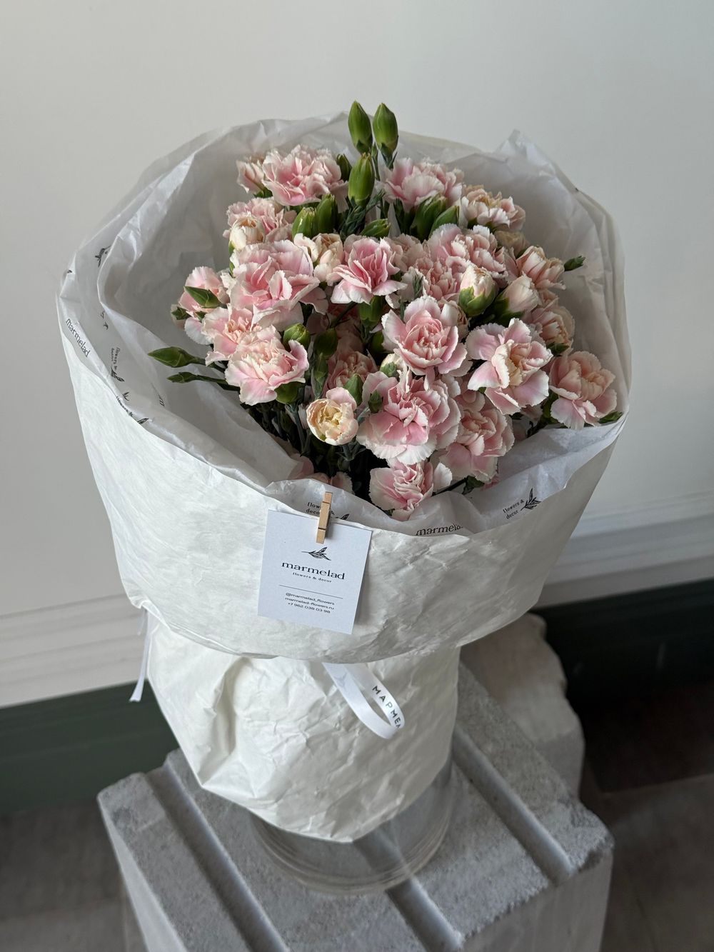 Моно букет из кустовых диантусов в нежно розовом оттенке 15 шт