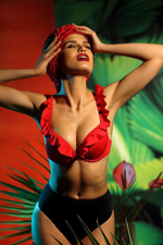 Красно-черный раздельный купальник с оборками на лифе (Размер: 75B/38) (Цвет: красный с черным)