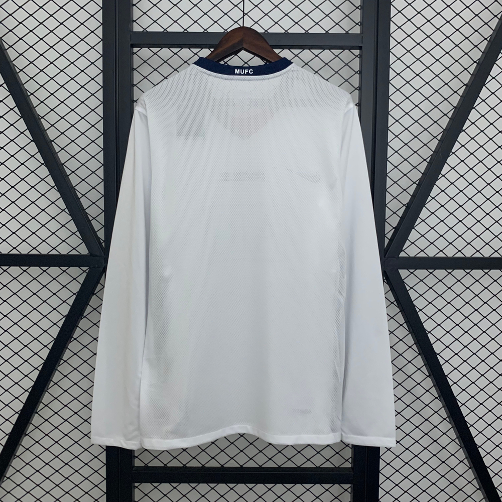Купить в Москве выездную ретро-форму «Манчестер Юнайтед» с длинными рукавами 08/09