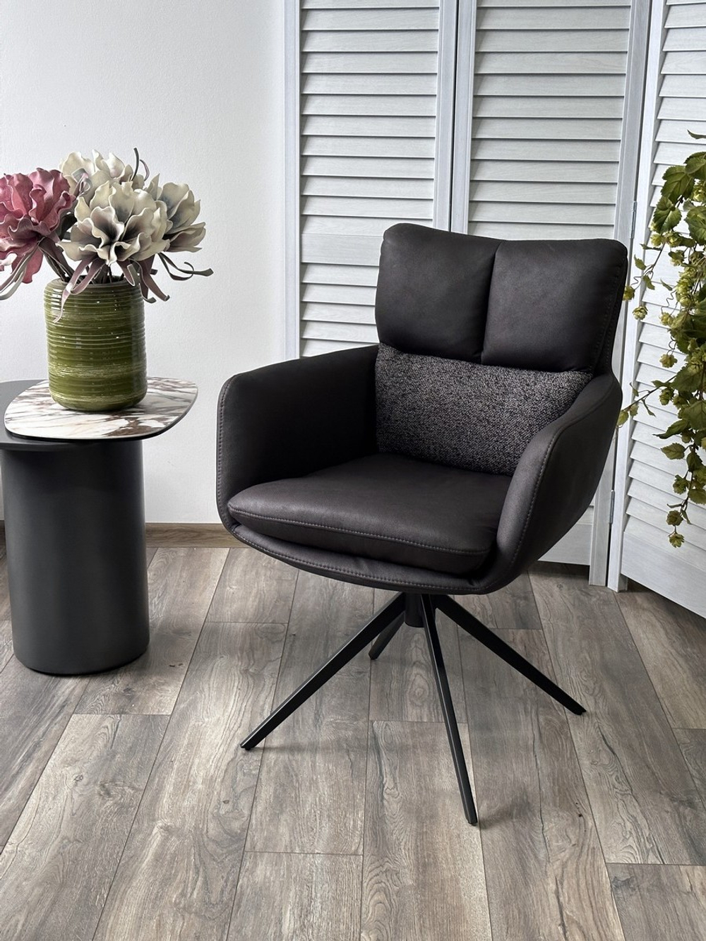 Стул М-City DISAUR Луис (Luis) поворотный на поворотный на 360 градусов, Серый Maison 99, Ote Cobble 457, Черный