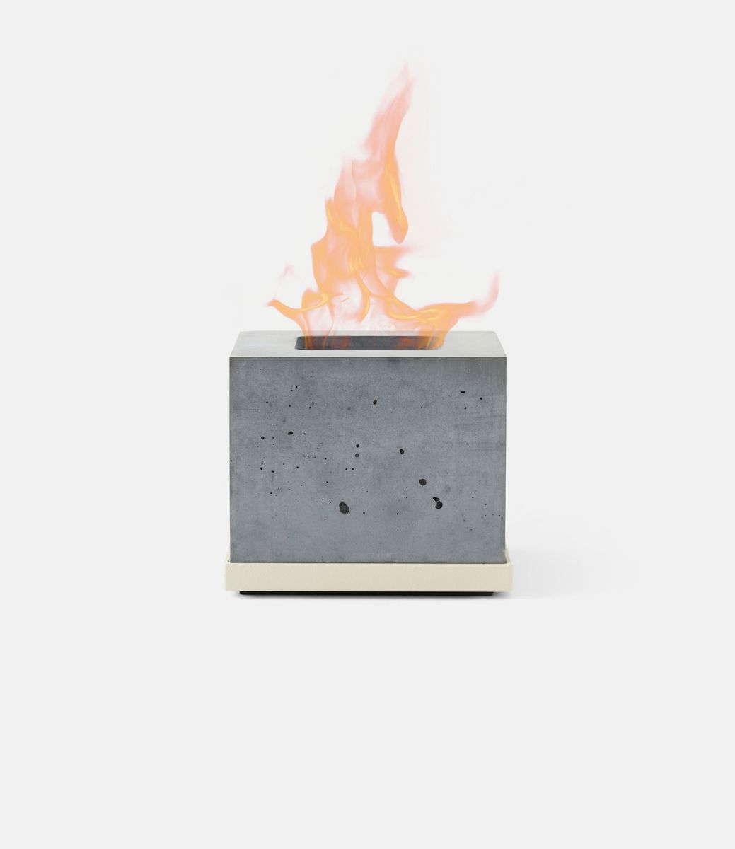 Flikrfire Personal Fireplace Square Almond — портативный камин из бетона
