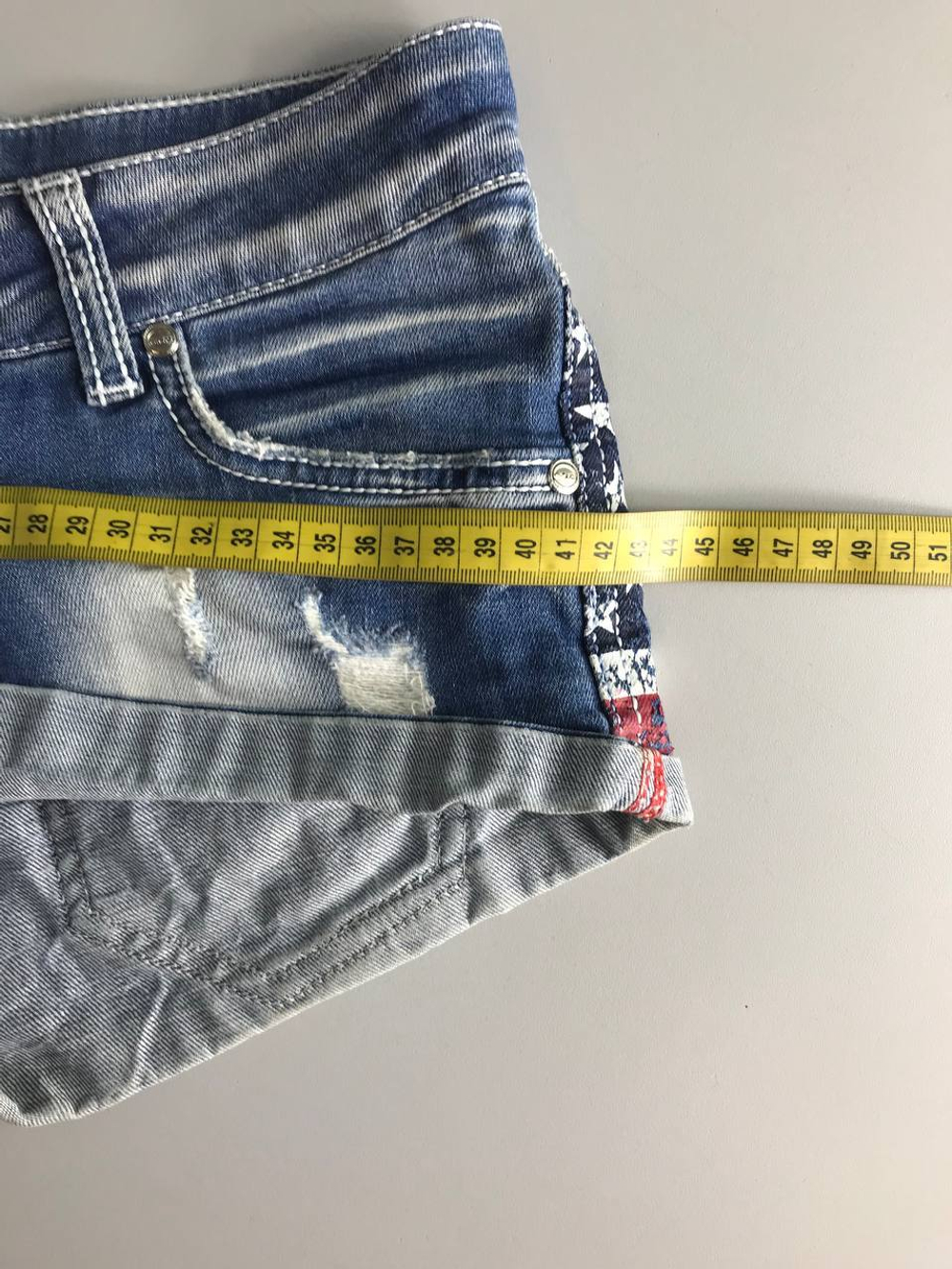 Шорты короткие, визуально 40 размер