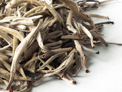 760002 Чай белый «Бай Хао Инь Чжень» (Серебряные Иглы с Белым Ворсом), коллекционный №220