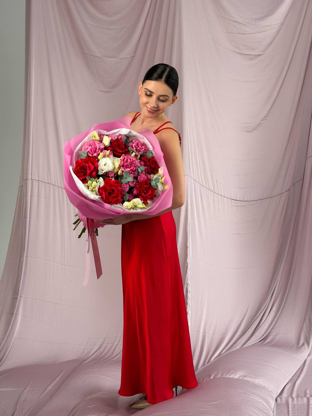 Букет "Красный на малиновом"