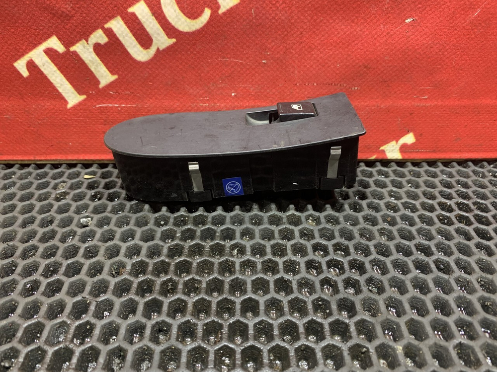 Блок управления стеклоподъемником 2023г