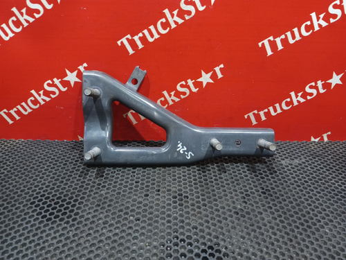 Кронштейн брызговика левого 2021г.