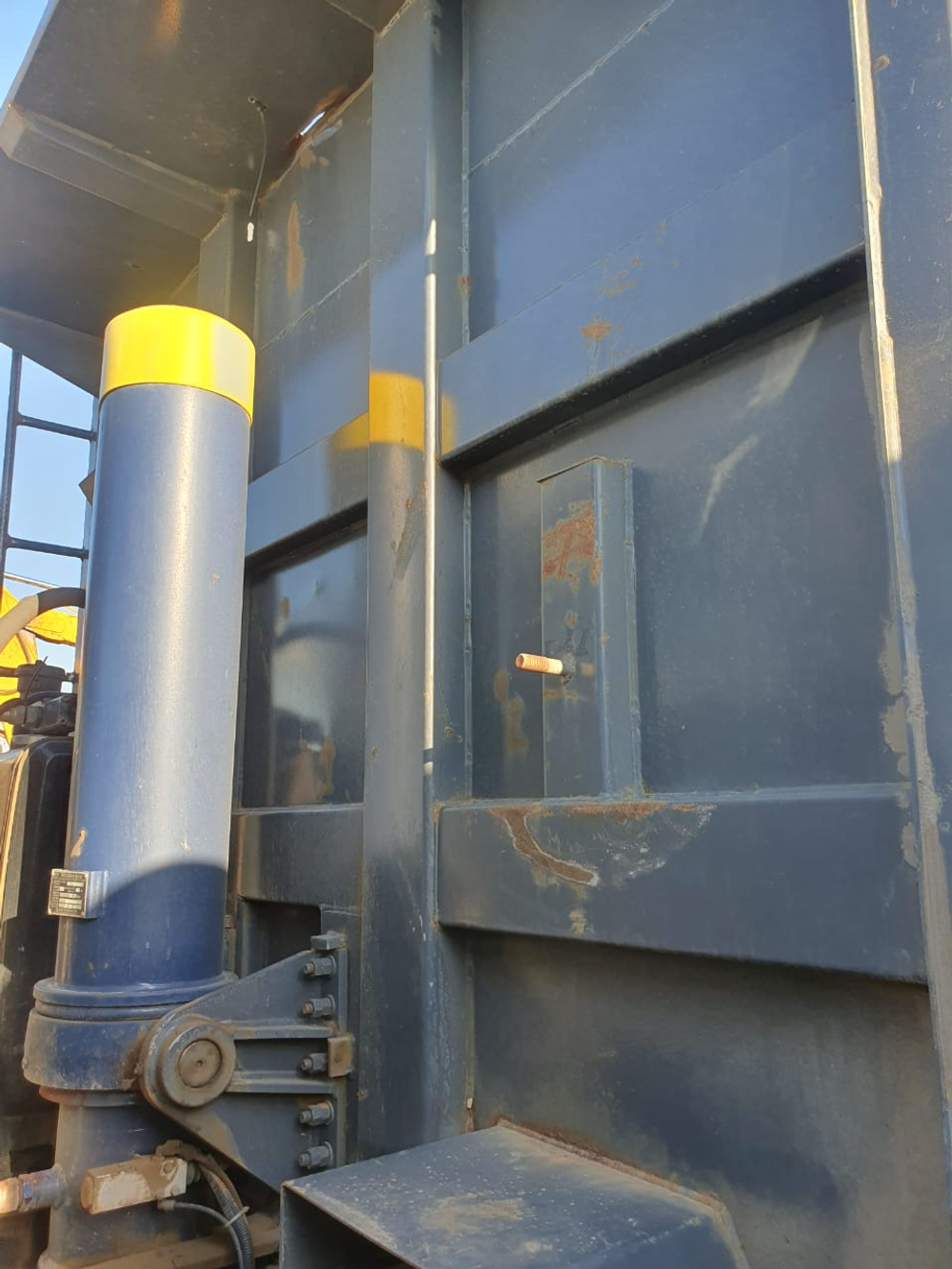 FAW J6 6x4 Самосвал CA3250P66K24T1E5 (Дизельный, 11,1 л, 390 л.с., МТ)