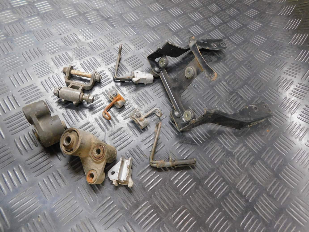 Крепления Yamaha XJR1300 RP03J 2005