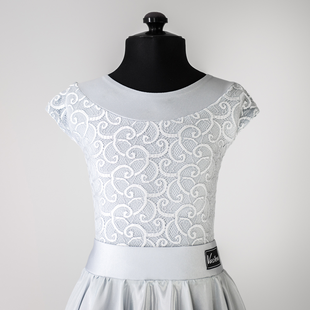 платье с широкой обтачкой