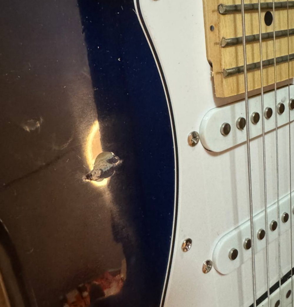 Электрогитара H-S-S Stratocaster ST200, комбоусилитель, 10 Вт