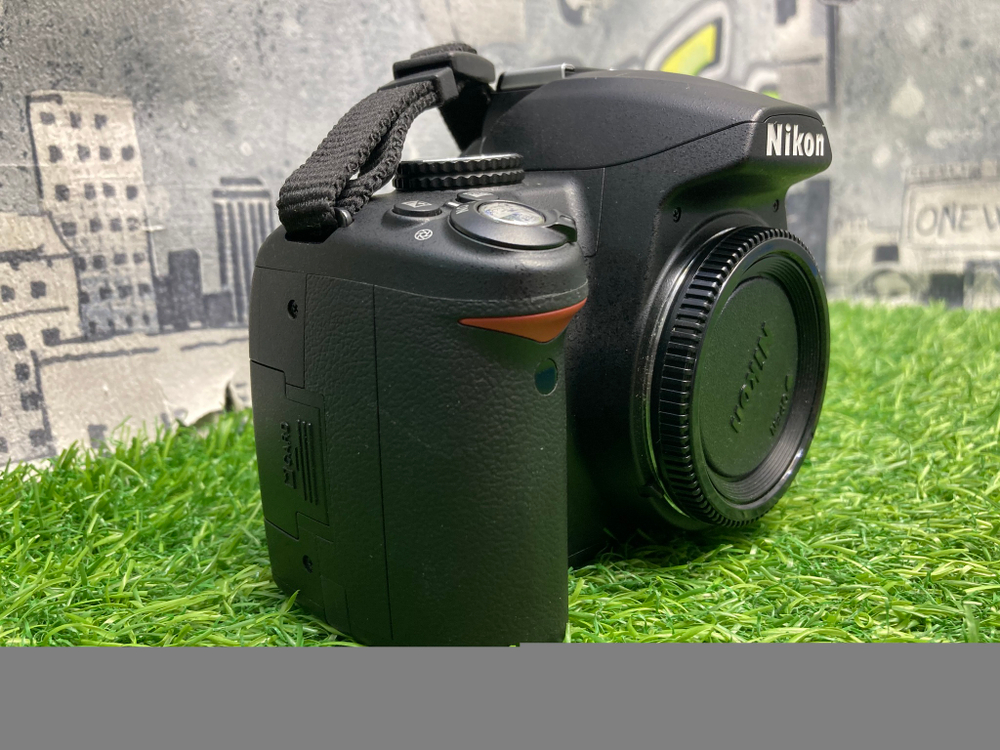 Nikon D3000 4.000 кадров