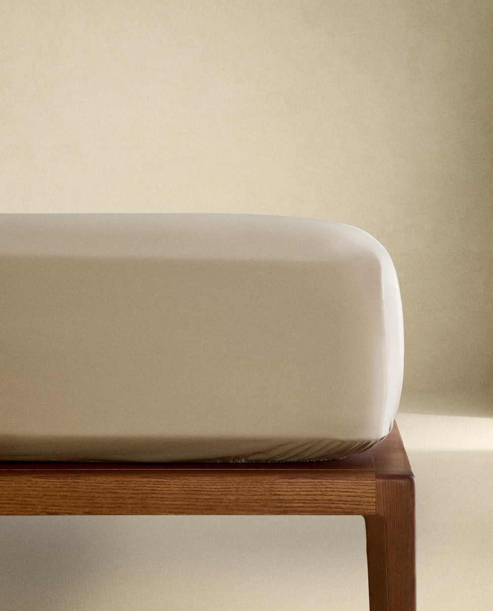 Zara Home - Простыня с ситцевой резинкой, высота 30 см (вес 300 нитей), бежевый, 200х200х30 см