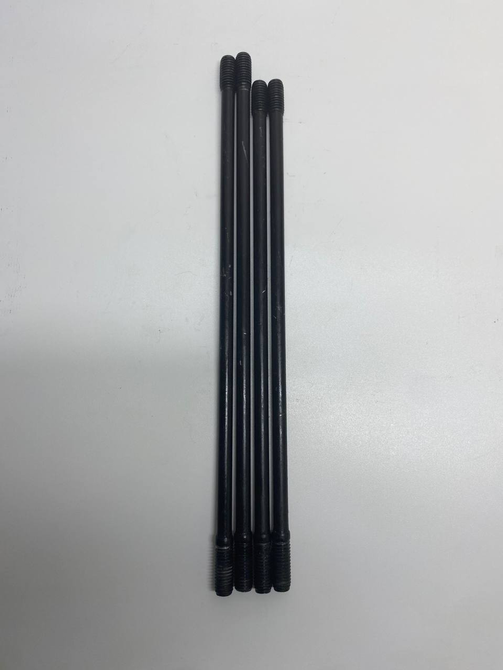 Шпильки цилиндра (коплект) 165FMM