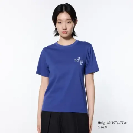 UNIQLO ФУТБОЛКА С ГРАФИЧЕСКИМ ПРИНТОМ, СИНИЙ