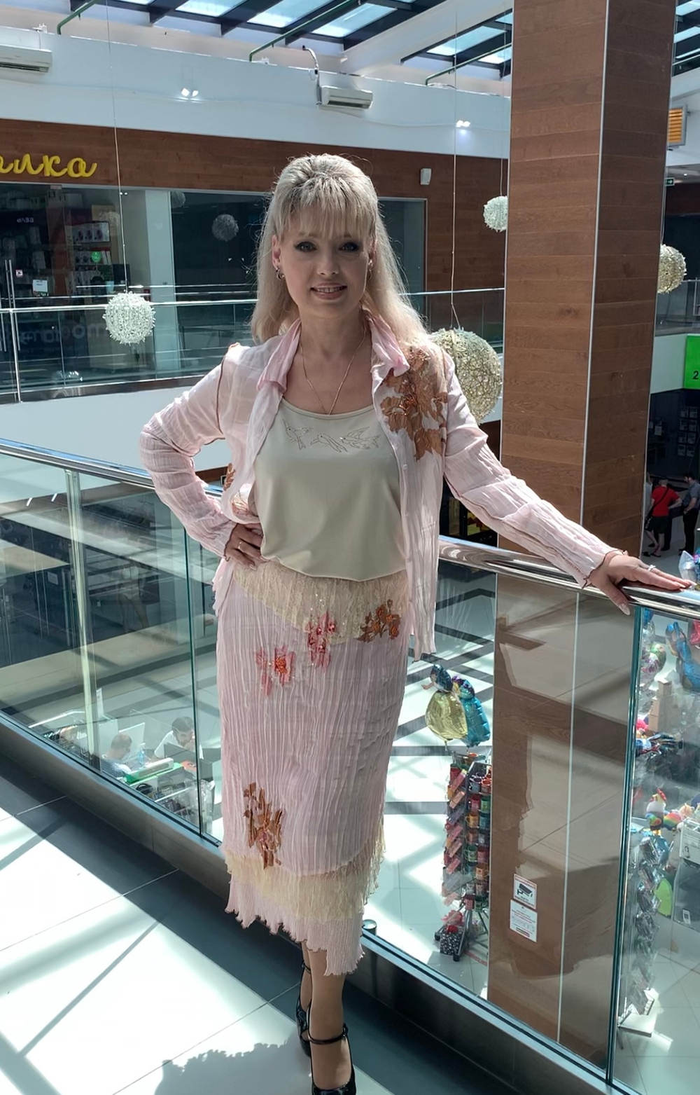 Летняя нежно-розового цвета юбка