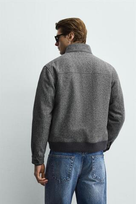 ZARA КУРТКА ИЗ РЕЛЬЕФНОЙ КОНТРАСТНОЙ ТКАНИ, ТЕМНО-СЕРЫЙ