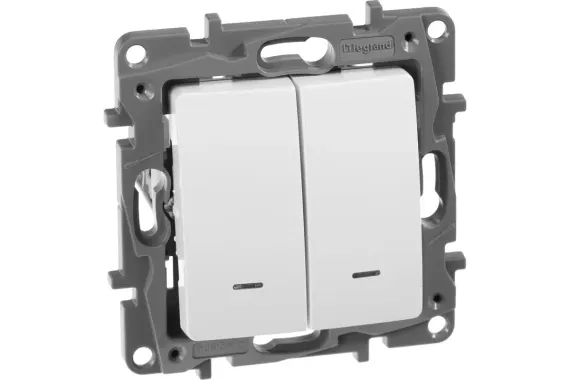 Выключатель Legrand Etika 2-клавишный с индикатором проходной белый 30202