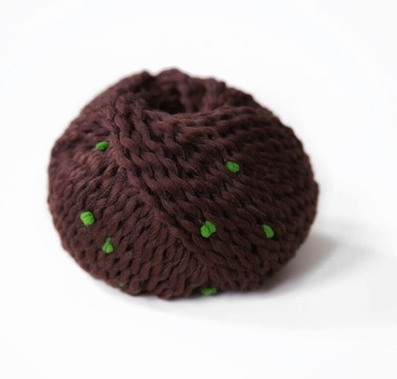 pompom коричневый с зеленым 08