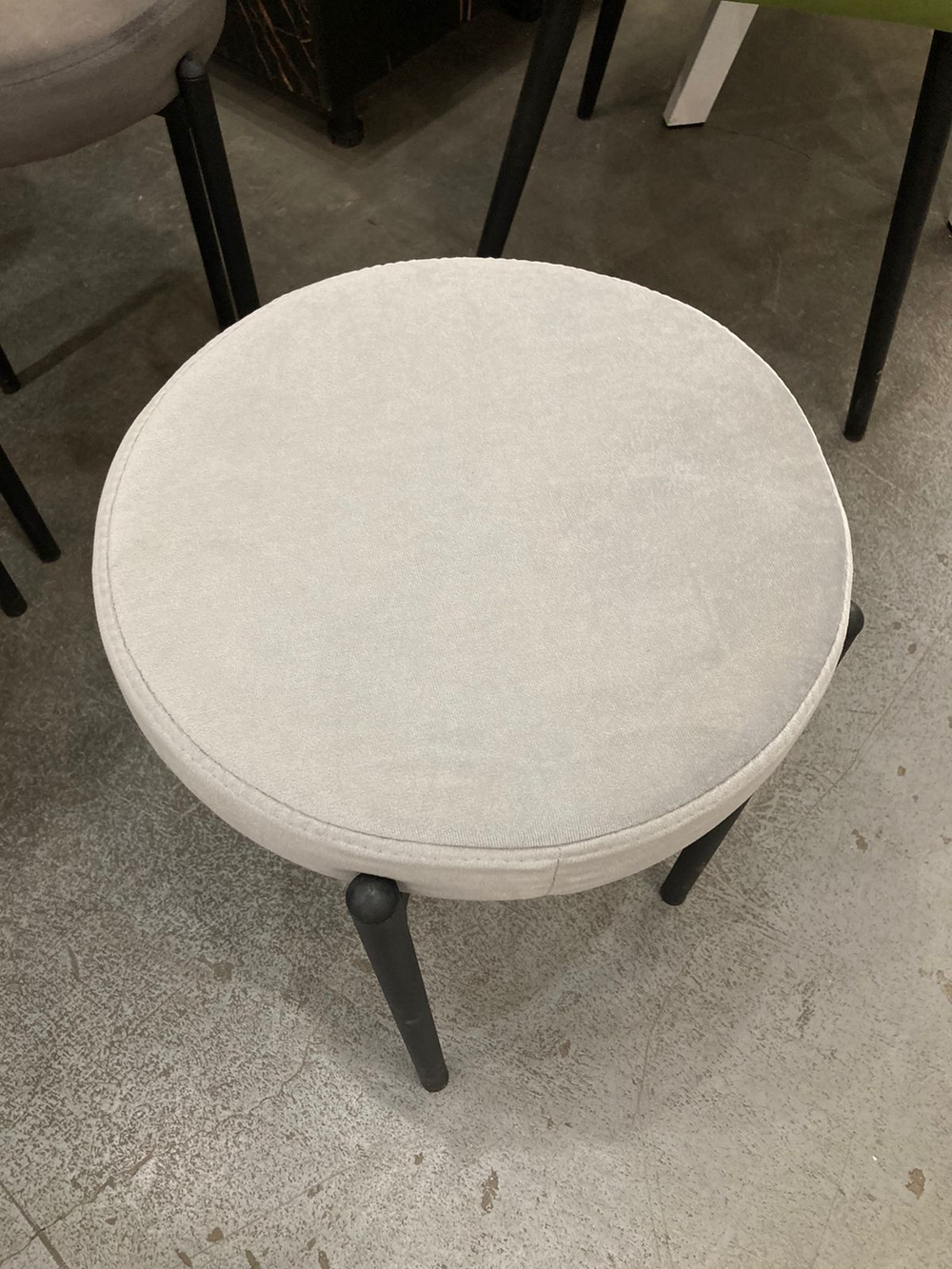 Табурет Лондон каркас черный основание велюр серый