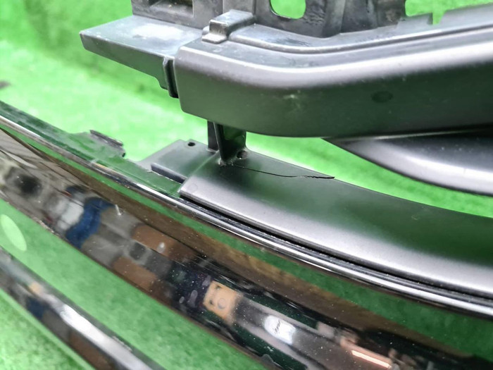 Бампер передний Toyota Land Cruiser 300 (21-нв)