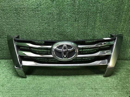 Решетка радиатора Toyota Fortuner 2 (2015-2020)