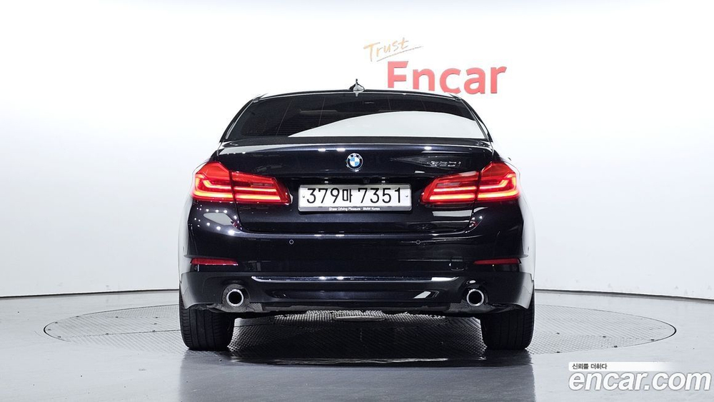 BMW 5 Series (G30) 520i Luxury (09.2020)