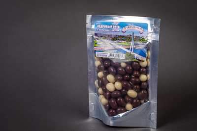 Кедровый орех в молочной глазури