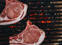 Керамический угольный гриль Monolith One.66, 52 см, чёрный, с ножками и столиками