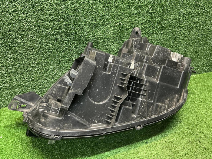 Фара правая Volvo XC90 2 (2014-2019) LED