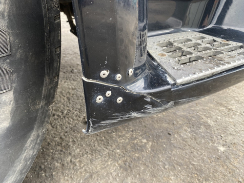 Корпус подножки правый