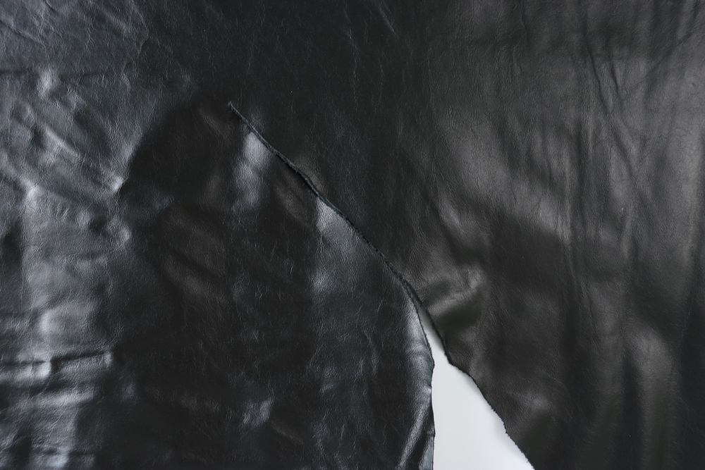 Уценка: 0,5-0,7 Кожа подкладочная Милена черная 138 дм²