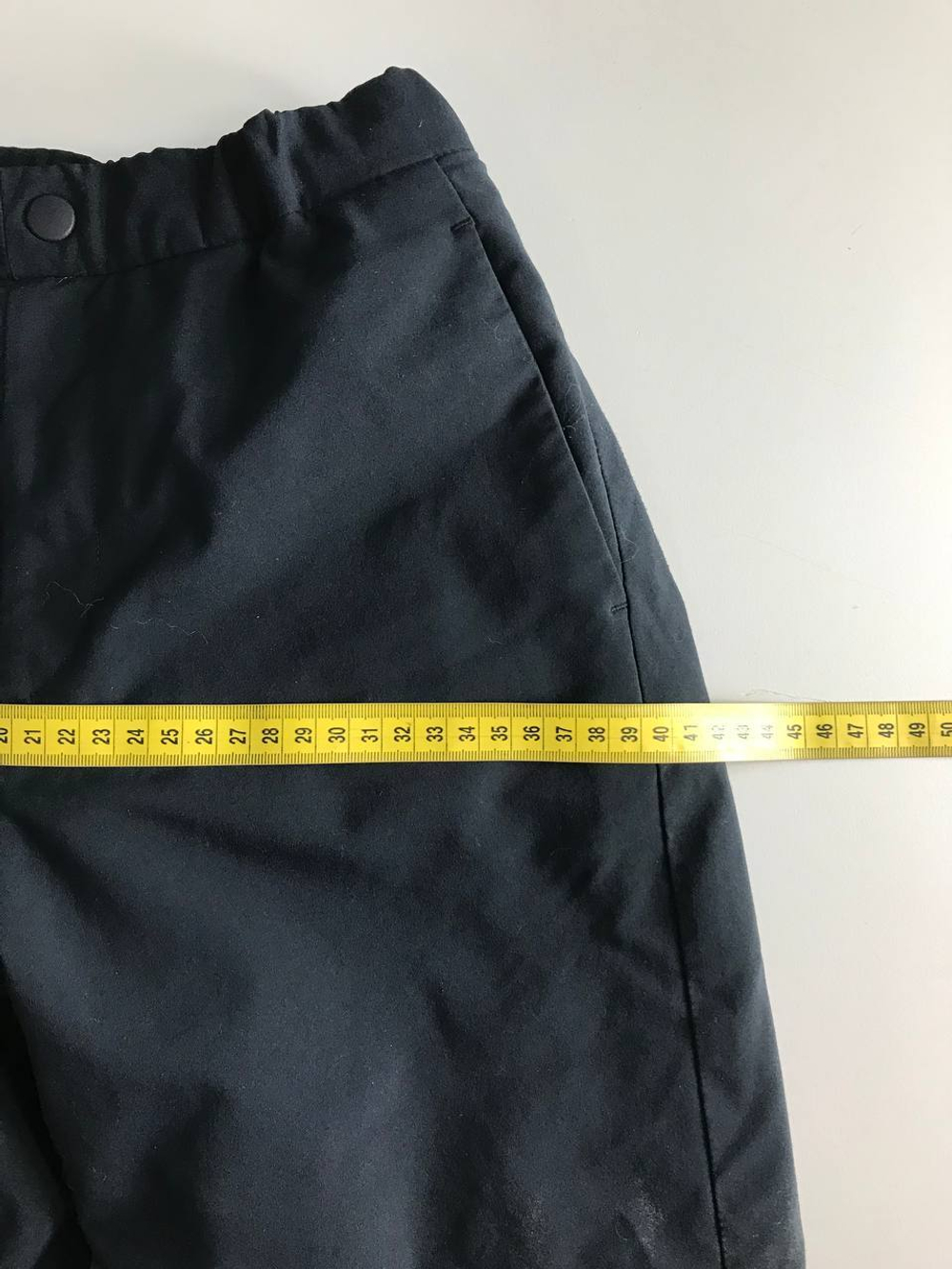 Штаны Uniqlo для практичного осеннего образа, на 7/8 лет