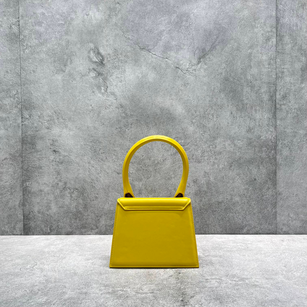 Jacquemus Le Chiquito Moyen 18 cm