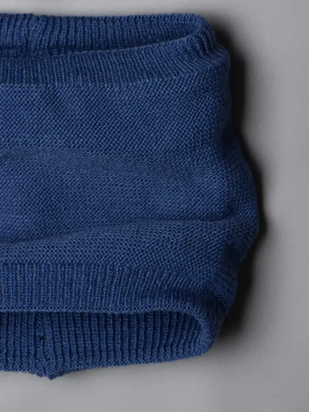 Шапка и снуд вязаная демисезонная для детей