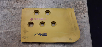 Нож Komatsu D65 боковой левый 14Y-71-11330