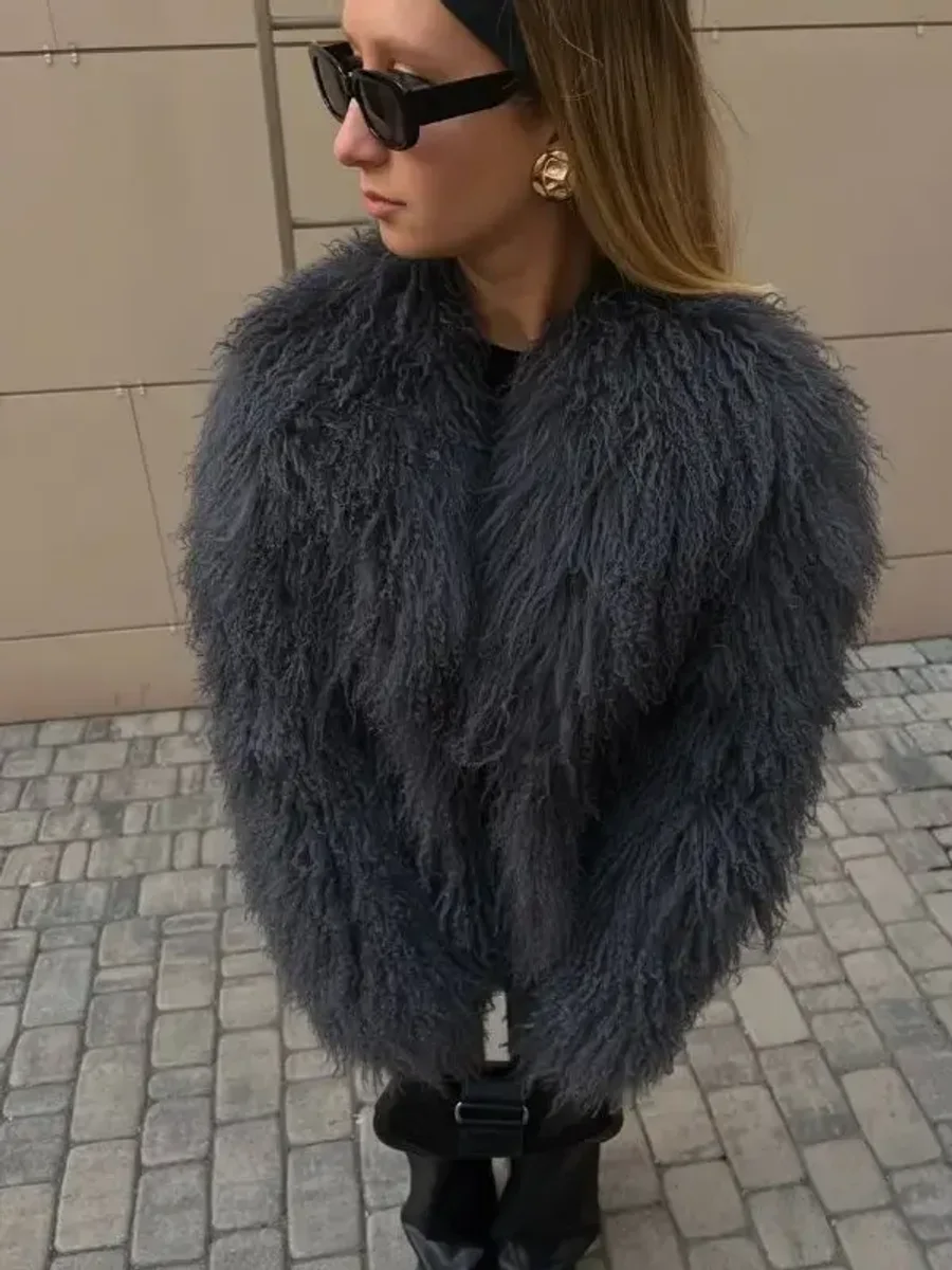 Шуба из ламы, Серая