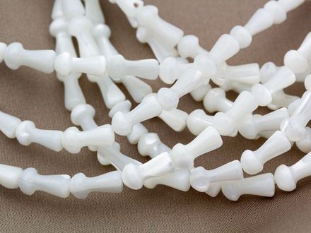 Бусины из перламутра "Грибочки" 8х4мм (1/2 нити)