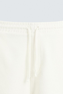 ZARA ТЕКСТУРИРОВАННЫЕ ШОРТЫ-ДЖОГГЕРЫ, ЖЕЛТОВАТО-БЕЛЫЙ