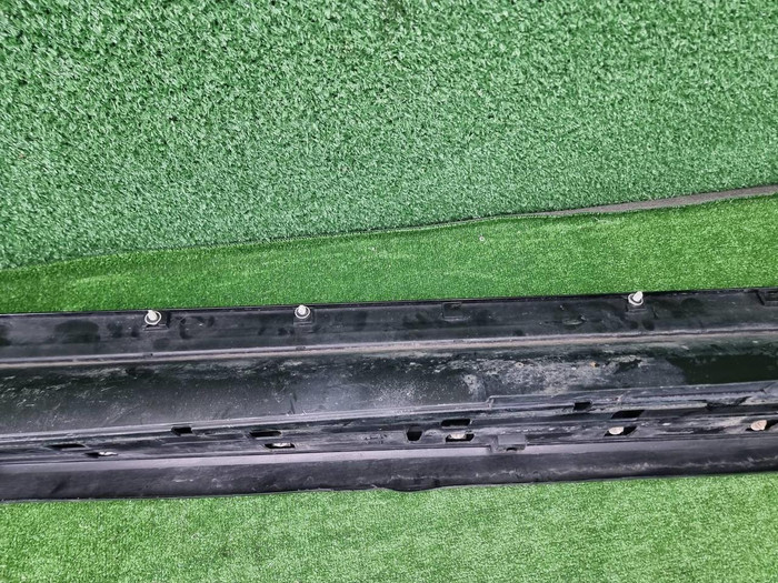 Накладка порога правая Toyota Land Cruiser 300 (2021-н.в.)