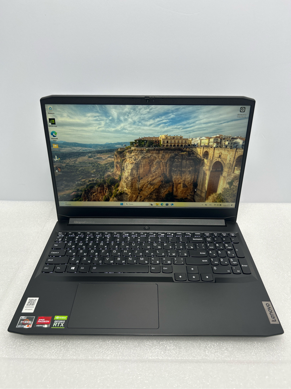 Ноутбук Lenovo IdeaPad Gaming 3 15ACH6 (82K201D1RK) 15.6"/AMD Ryzen 5 5600H/RAM 8GB/SSD 256GB/Nvidia RTX3050 4GB/1920*1080/IPS/DOS/Подсветка кл-ры: LED/Черный. Состояние: Уценка/небольшой след. на матрице от клавиатуры/C1